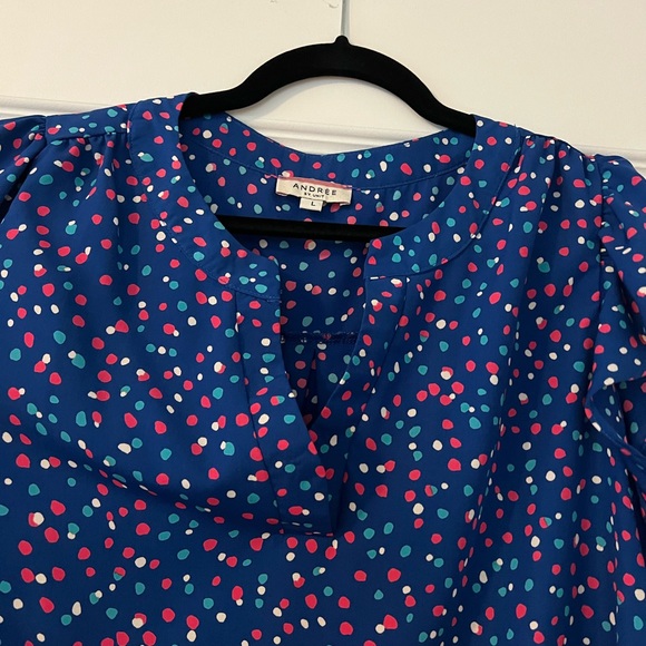 Bright Blue top with polka dots - Picture 3 of 4